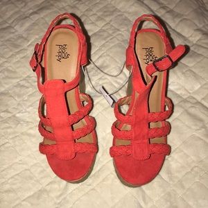 Brand new pacsun wedges!